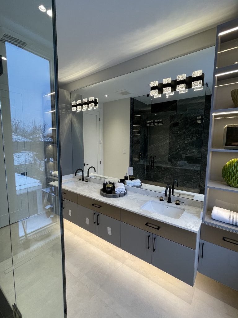 Interior design with mirrors