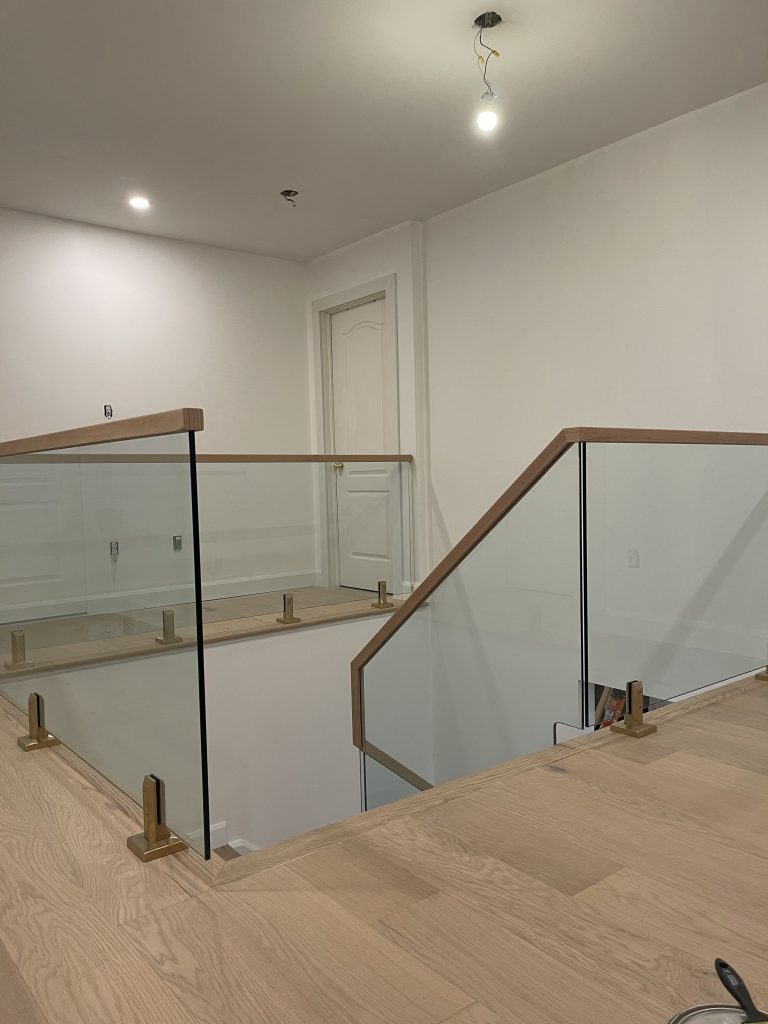 How to install glass railings