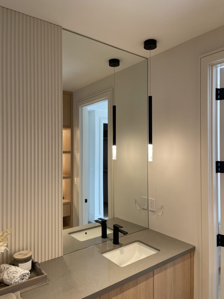 smart bathroom mirrors