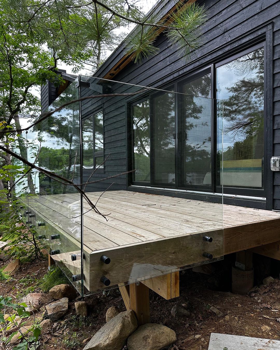 Maximizing Small Balcony Spaces with Glass Railings